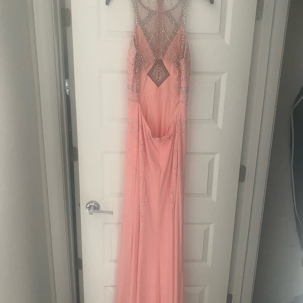 Prom dress. Bought for daughter and never worn.